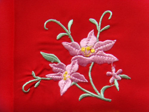 Traditional Chinese art of embroidery (file photo)