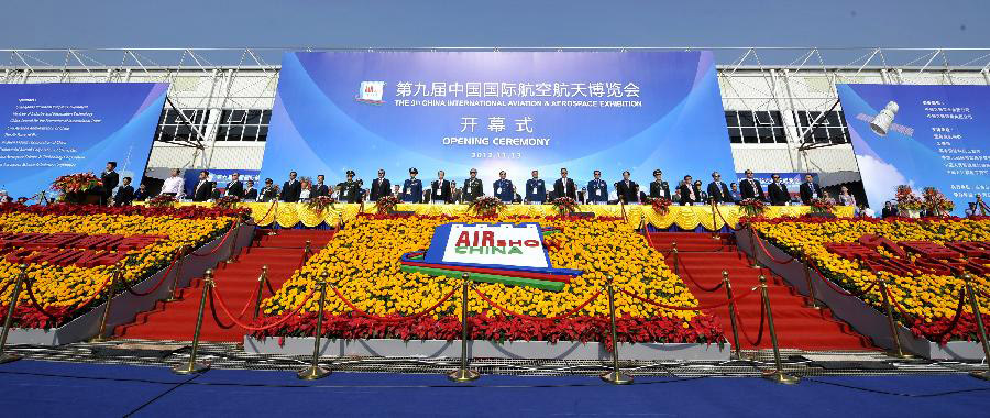 The openning ceremony of the 9th China International Aviation and Aerospace Exhibition is held in Zhuhai, south China's Guangdong Province, Nov. 13, 2012. About 650 exhibitors in the aviation and aerospace field took part in the six-day event. (Xinhua/Liang Xu)