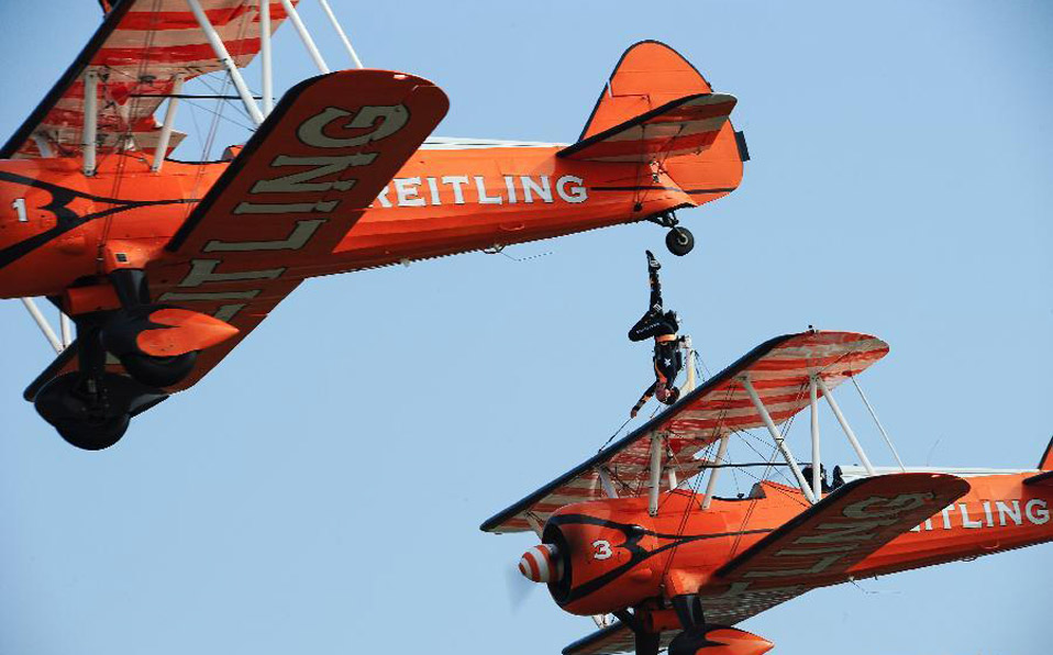 Breitling Wingwalkers presents wonderful performance 