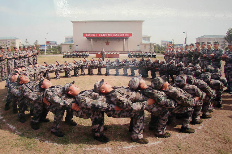 Soldiers conduct psychological training. (People’s Daily Online/ Jiang Jianhua)