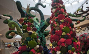 Oh,what a larg ehand-crocheted Christmas tree!