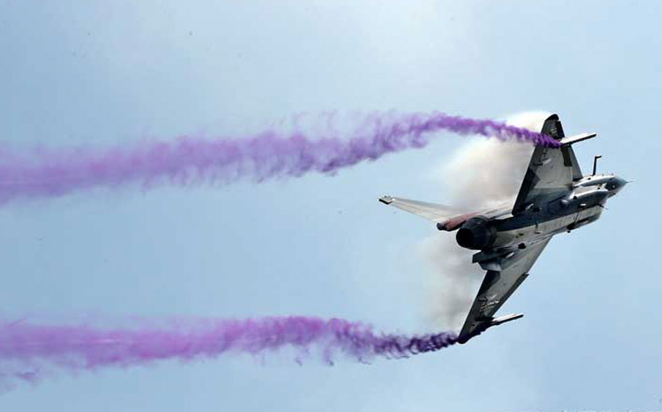Daily Review of Airshow China 2012 (November 14)