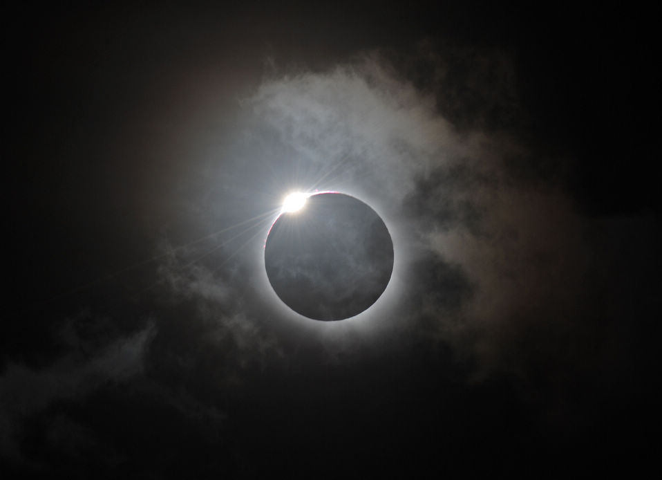 Totality is shown during the solar eclipse at Palm Cove in Australia's Tropical North Queensland on November 14, 2012. (Xinhua/AFP)