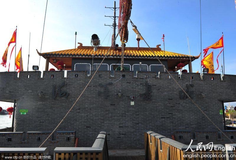 A luxurious antique style vessel, which attracted wide attention from the marine tourism industry, conducts its maiden sea trial in Sanya of Hainan province on Nov. 12, 2012. (CFP Photo)