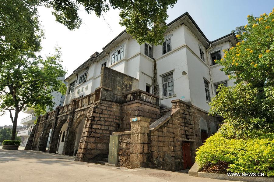 Photo taken on Nov. 14, 2012 shows the exterior of the former site of American consulate in Cangshan District of Fuzhou City, southeast China's Fujian Province. After the first Opium War in 1840, Fuzhou was forced to be opened as a foreign trade port. Nowadays, many western old buildings are still preserved in Fuzhou City. (Xinhua/Lin Shanchuan) 