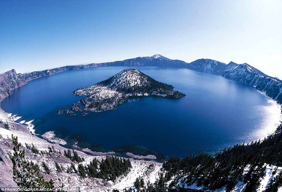 Crater Lake National Park, Oregon of the United States (Photo Source: cnr.com)