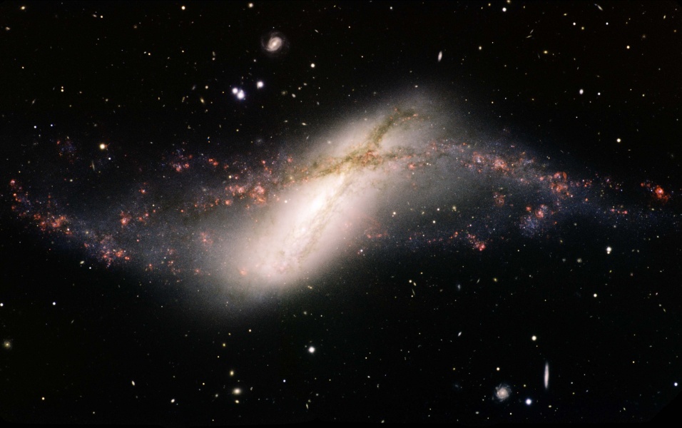 Polar Ring Galaxy NGC 660. NGC 660 is featured in this cosmic snapshot, a sharp composite of broad and narrow band filter image data from the Gemini North telescope on Mauna Kea. (Photo/ NASA)