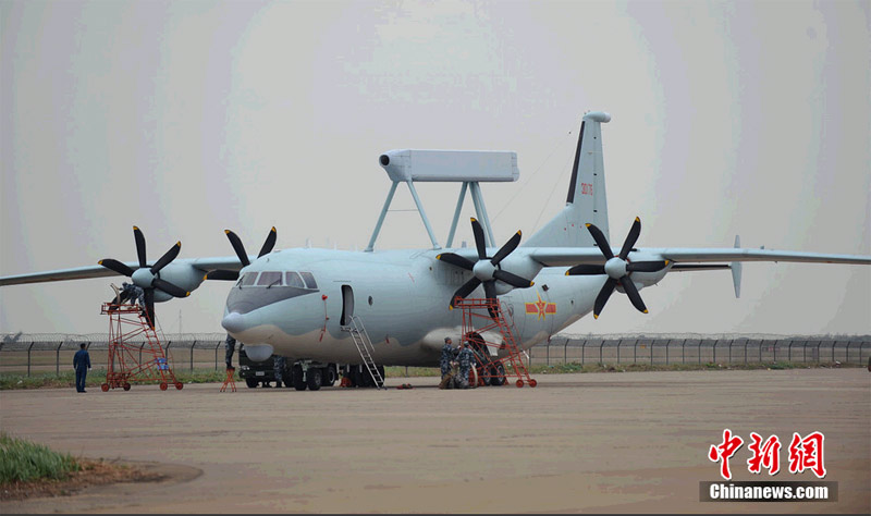 Photo shows KJ-200, an AEW&C program, exhibited at Airshow China 2012. (Chinanews.com/ Chen Haifeng)