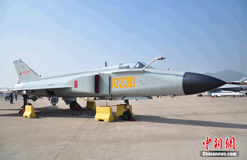 Photo shows J-8 jet fighter exhibited at Airshow China 2012. (Chinanews.com/ Chen Haifeng)