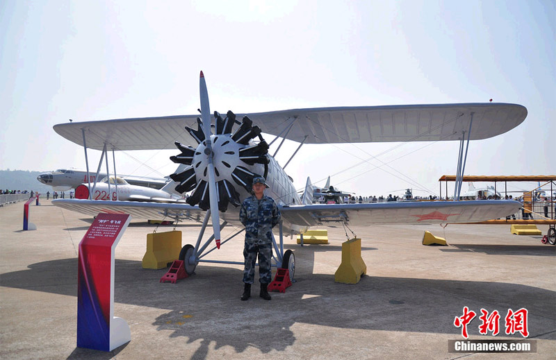 Photo shows a replica of the first airplane of the Red Army which was seized on March 16, 1930. (Chinanews.com/ Chen Haifeng)  