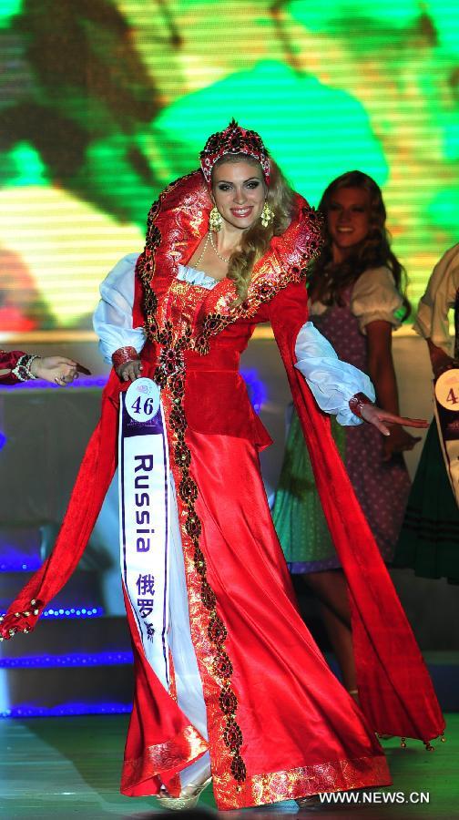 Evgeniia Iarushnikova of Russia performs during the International Yachting Model 2012 Final, in Sanya, south China's Hainan Province, Nov. 16, 2012. The International Yachting Model 2012 Final was held in the city Friday. Elena Angjelovska of Macedonia won the title of the event, and Aleksandra Tasic of Serbia claimed the second place and Anna Kirillina of Belarus claimed the third place. (Xinhua/Hou Jiansen) 