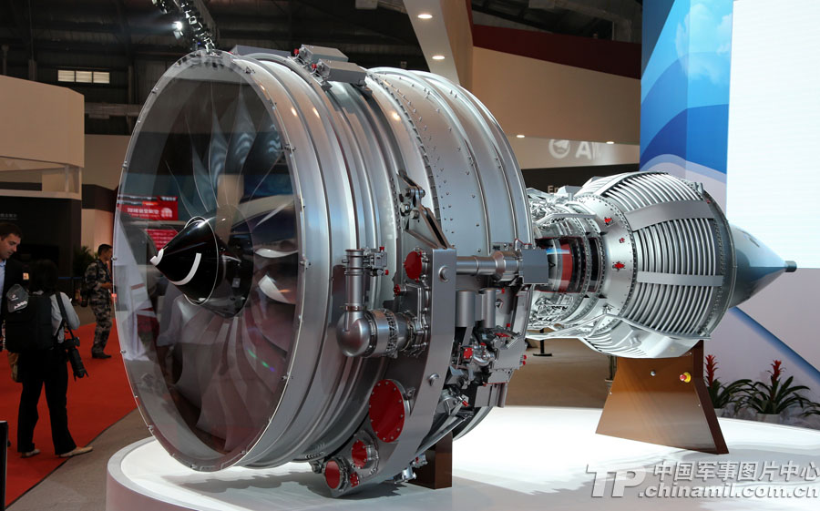 The China-made high-bypass-ratio turbofan engine is on display at the exhibition booth of the Aviation Industry Corporation of China at the 9th China International Aviation & Aerospace Exhibition in Zhuhai, south China's Guangdong province. (chinamil.com.cn/Qiao Tianfu)