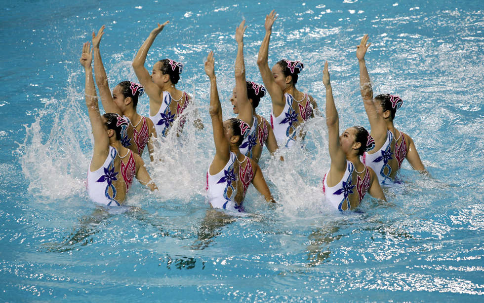 The Ninth Asian Synchronized Swimming Championships was held on Nov. 18 in Dubai, the United Arab Emirates. In the section of free routine final, China synchronized swimming team won the championship by 94.760 points.(Xinhua/An Jiang)