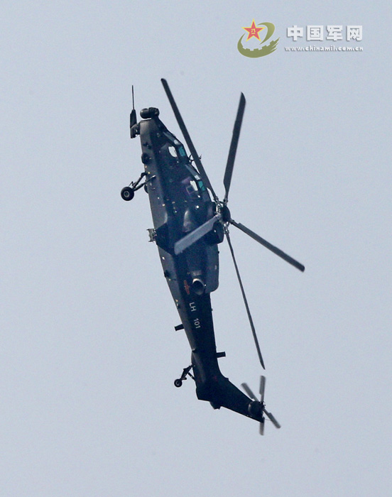 China's independently-developed WZ-10 armed helicopter debuted at the 9th China International Aviation & Aerospace Exhibition in Zhuhai, south China's Guangdong province on November 13, 2012, and showed its good performance in the demonstration. The photo shows that a WZ-10 is in vertical ascent. (chinamil.com.cn/Qiao Tianfu)