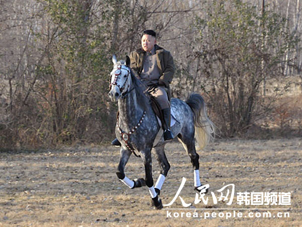 DPRK's top leader Kim Jong Un inspects the training ground of horse riding company of KPA on Nov. 19, 2012. (Photo/ People’s Daily Online)