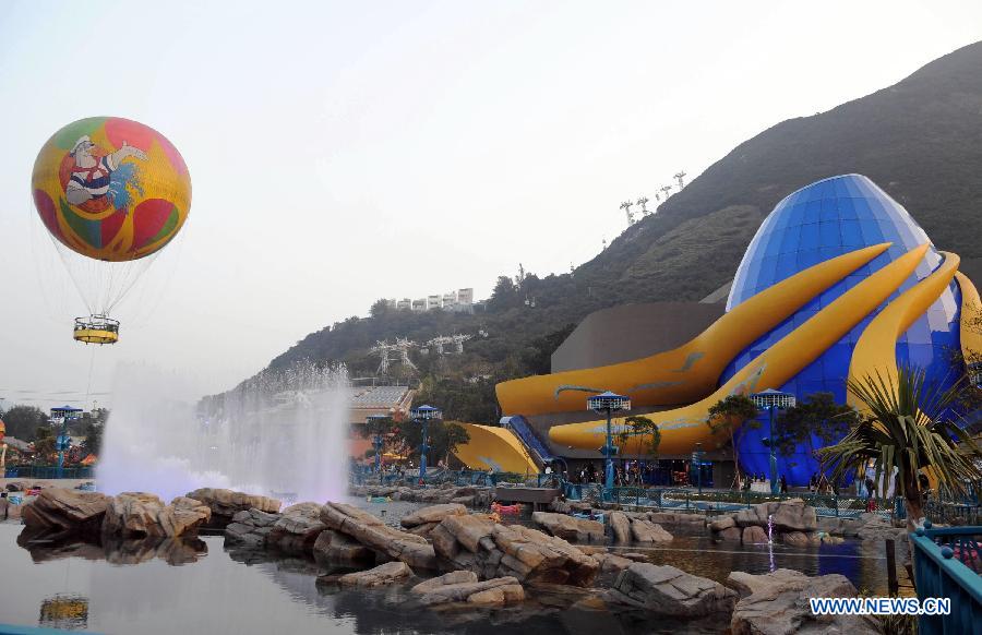 File photo taken on Jan. 26, 2011 shows part of the Ocean Park in Hong Kong, south China. The Hong Kong Ocean Park was awarded as the world best theme park recently.(Xinhua/Chen Xiaowei) 