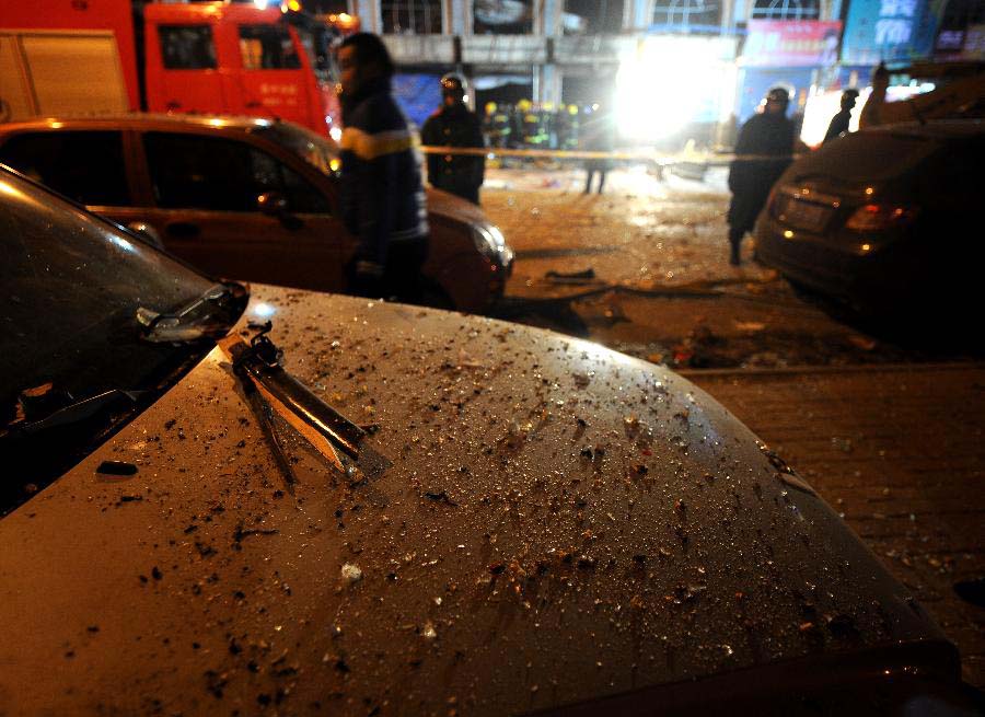 Photo taken on Nov. 24, 2012 shows the explosion site in Shouyang County of Jinzhong City, north China's Shanxi Province. An explosion at a restaurant on Friday evening killed at least eight people and injured another 37. An investigation is conducted to determine the cause of the explosion. (Xinhua/Yan Yan) 