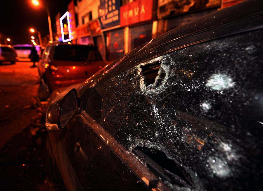 Photo taken on Nov. 24, 2012 shows the explosion site in Shouyang County of Jinzhong City, north China's Shanxi Province. An explosion at a restaurant on Friday evening killed at least eight people and injured another 37. An investigation is conducted to determine the cause of the explosion. (Xinhua/Yan Yan) 