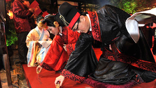 A glimpse of traditional Chinese wedding 