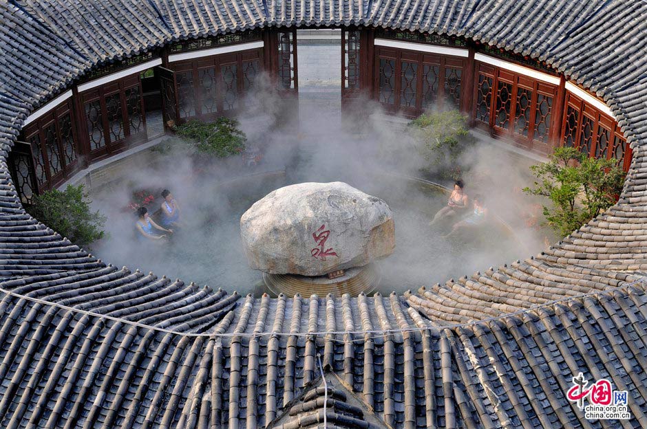 Located at the foot of Mount Meng in Yinan County, Shandong Province, the Zhisheng hot springs combine natural hot springs water with herbal medicine, which is beneficial for people's health. (China.org.cn)