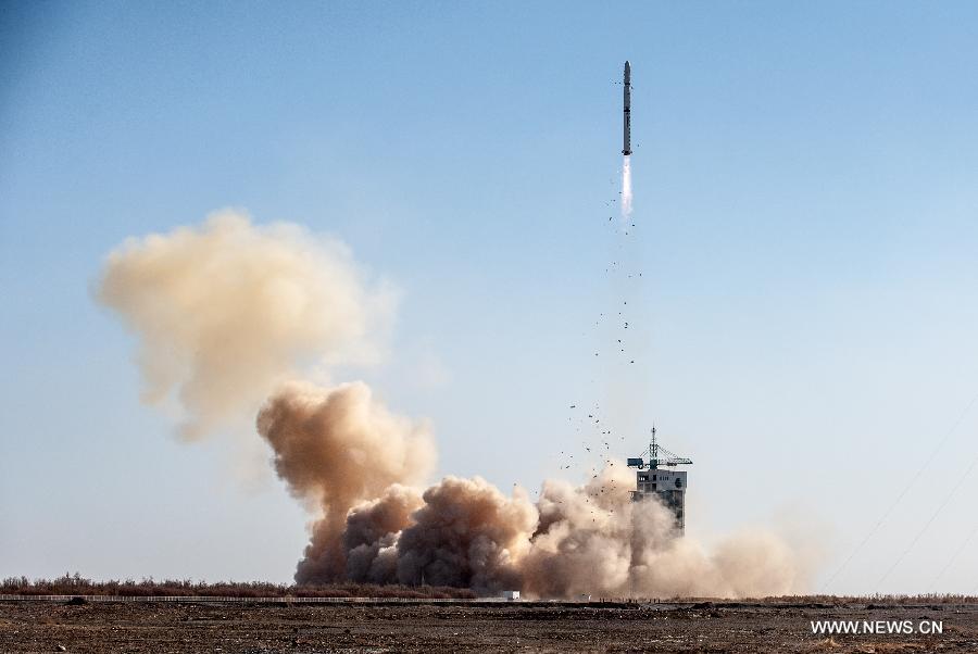 A Long March-4C carrier rocket carrying the Yaogan XVI remote-sensing satellite blasts off from the launch pad at Jiuquan Satellite Launch Center in Jiuquan, northwest China's Gansu Province, Nov. 25, 2012. (Xinhua/Liu Chan) 