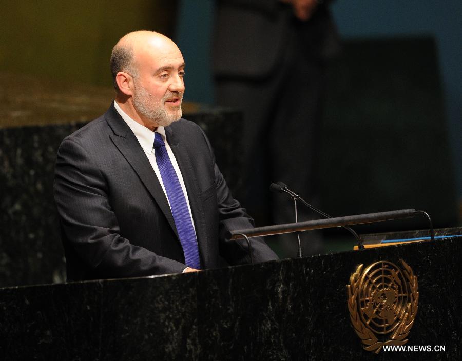 Israeli Ambassador to the UN Ron Prosor speaks at the UN General Assembly (UNGA) meeting at the UN headquarters in New York, the United States, on Nov. 29, 2012. The UNGA on Thursday voted overwhelmingly to grant an upgrade of the Palestinians status at the United Nations from "entity" to "non-member state". Canada, Israel and the United States voted against the draft resolution. (Xinhua/Shen Hong)