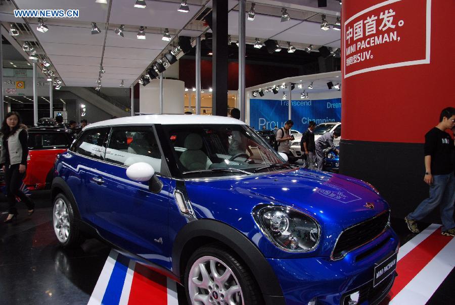 A MINI SUV first launched in China is shown at the 10th China (Guangzhou) International Automobile Exhibition in Guangzhou, capital of south China's Guangdong Province, Dec. 2, 2012. The ten-day auto show, which kicked off on Nov. 23, 2012, closed on Sunday. (Xinhua/Yuan Hongwei)