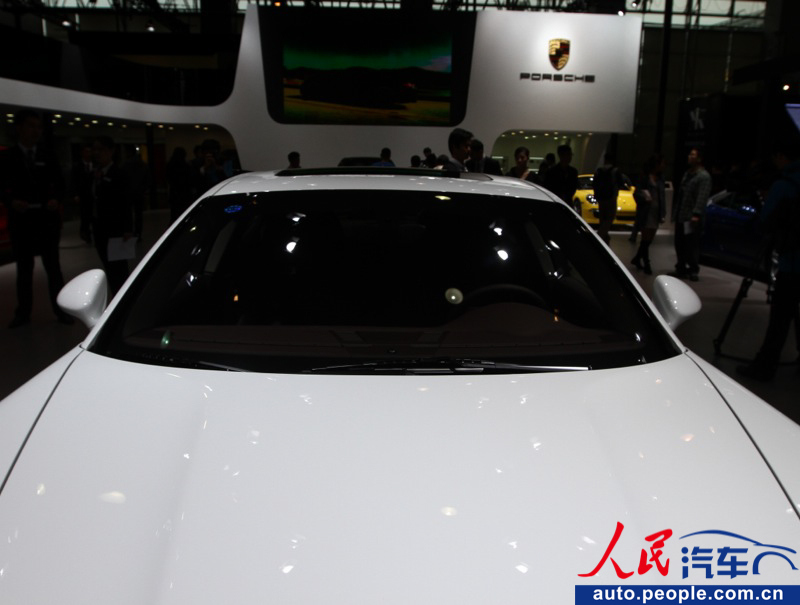 Porsche Panamera S Hybrid arrives at Guangzhou Auto show (30)