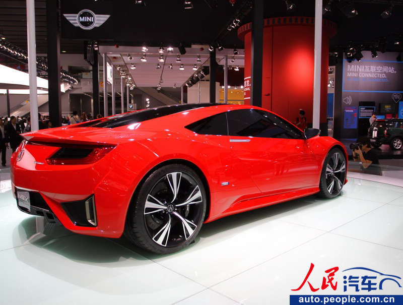 Honda's Acura NSX concept car shines at 2012 Guangzhou Auto Exhibition. (auto.people.com.cn)