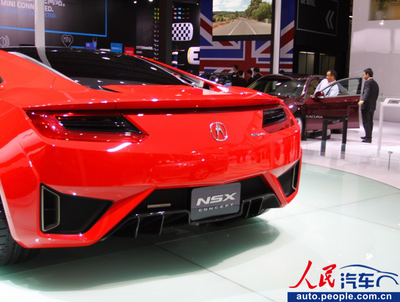 Honda's Acura NSX concept car shines at 2012 Guangzhou Auto Exhibition. (auto.people.com.cn)