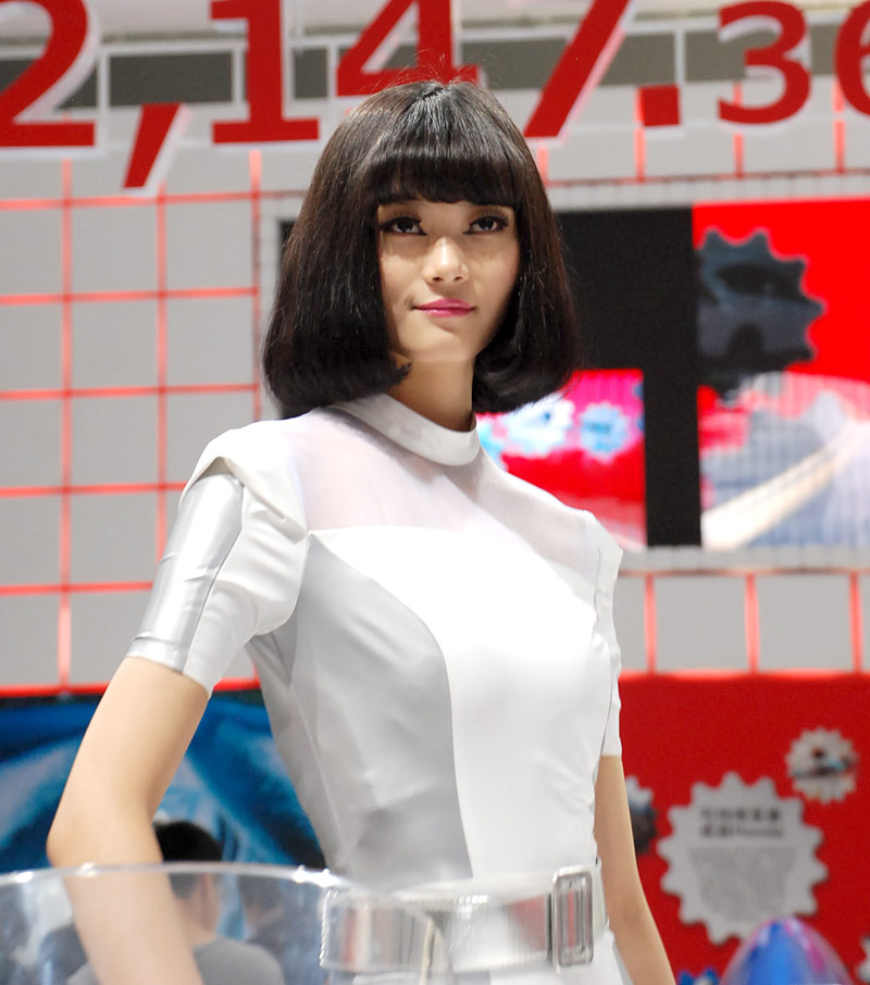 Glamorous model at Int'l Motor Show in Guangzhou (11)