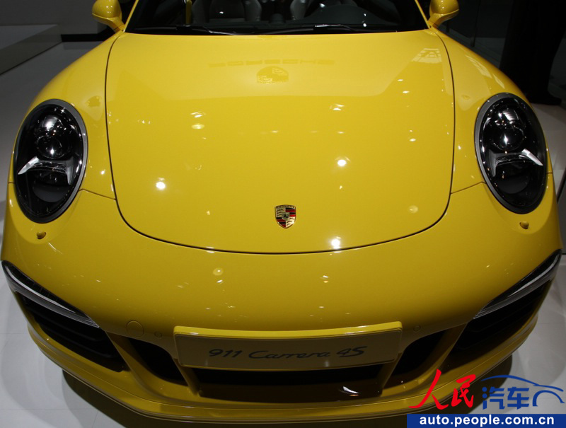 Porsche 911 Carrera 4S shines at Guangzhou Auto Show (26)