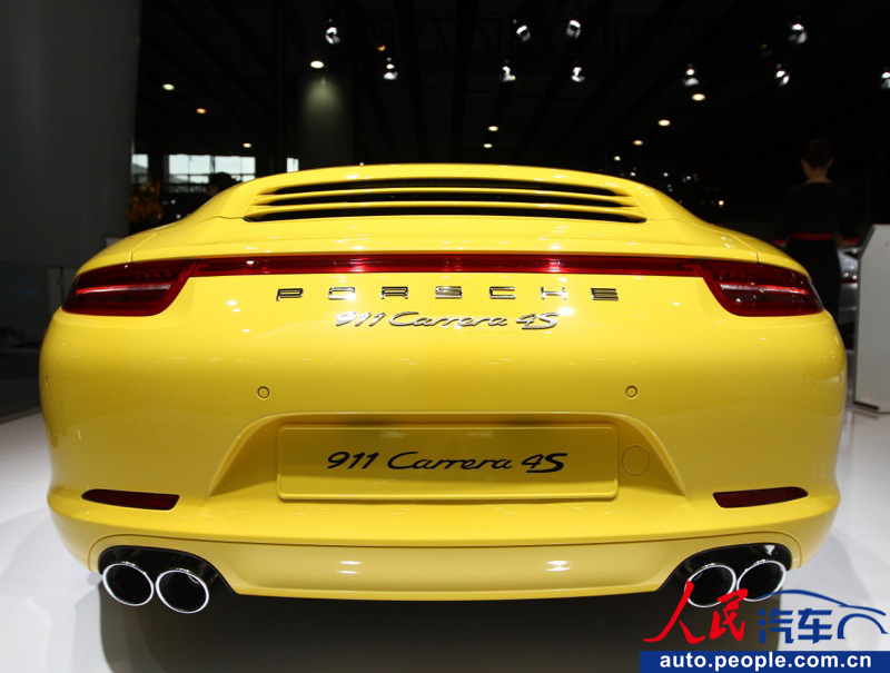 Porsche 911 Carrera 4S shines at Guangzhou Auto Show (14)