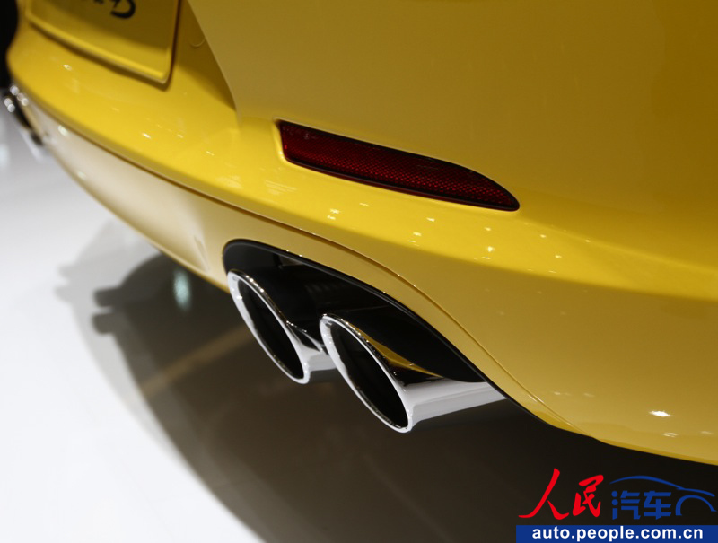 Porsche 911 Carrera 4S shines at Guangzhou Auto Show (12)