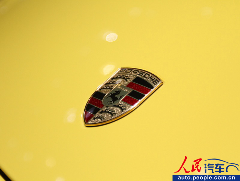 Porsche 911 Carrera 4S shines at Guangzhou Auto Show (6)