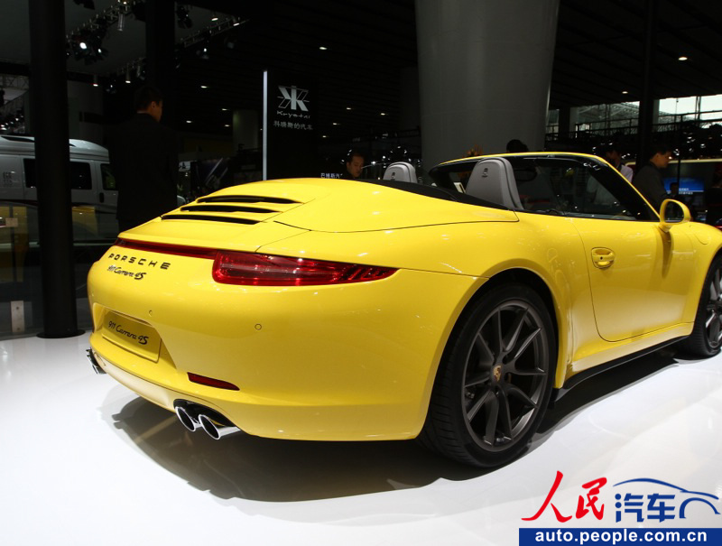 Porsche 911 Carrera 4S shines at Guangzhou Auto Show (4)