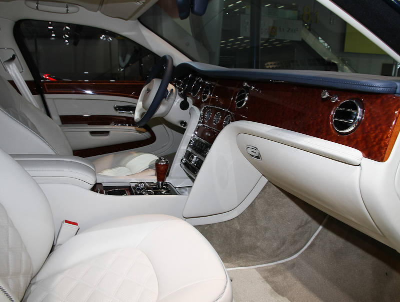 Luxurious Bentley Mulsanne Mulliner (33)