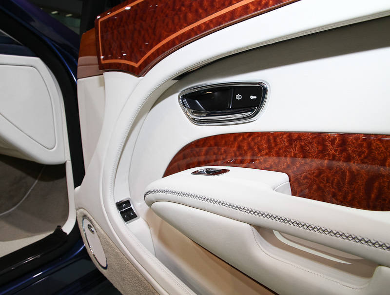 Luxurious Bentley Mulsanne Mulliner (32)