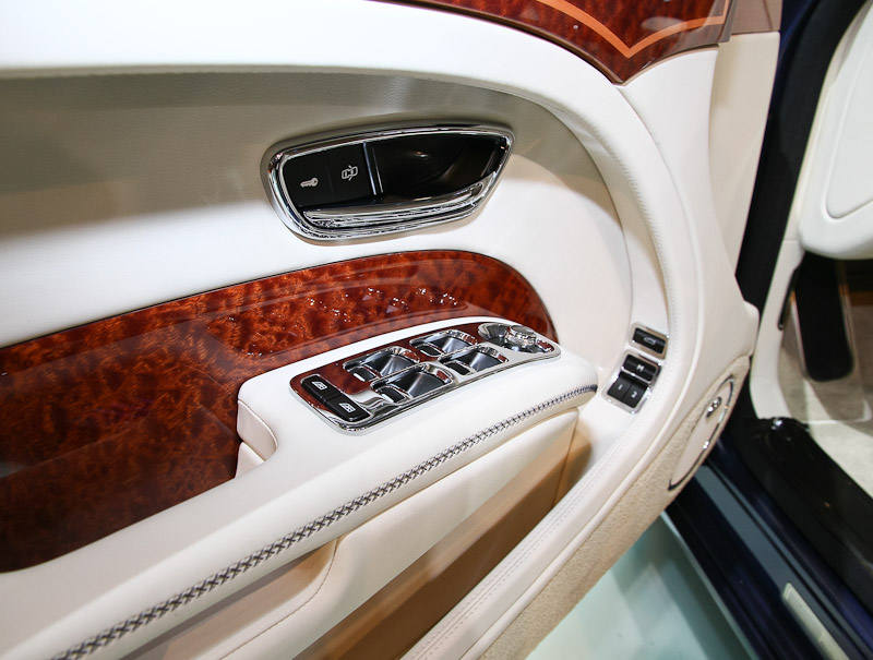 Luxurious Bentley Mulsanne Mulliner (17)