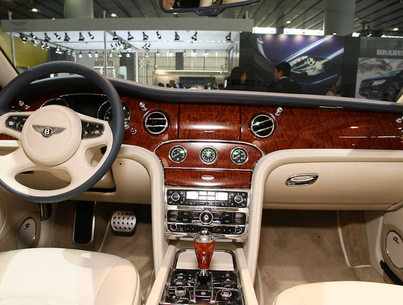 Luxurious Bentley Mulsanne Mulliner (11)