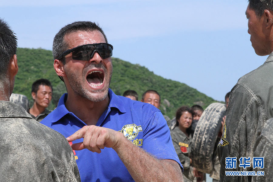 'Devil' foreign instructors at Chinese bodyguard training camp (7)