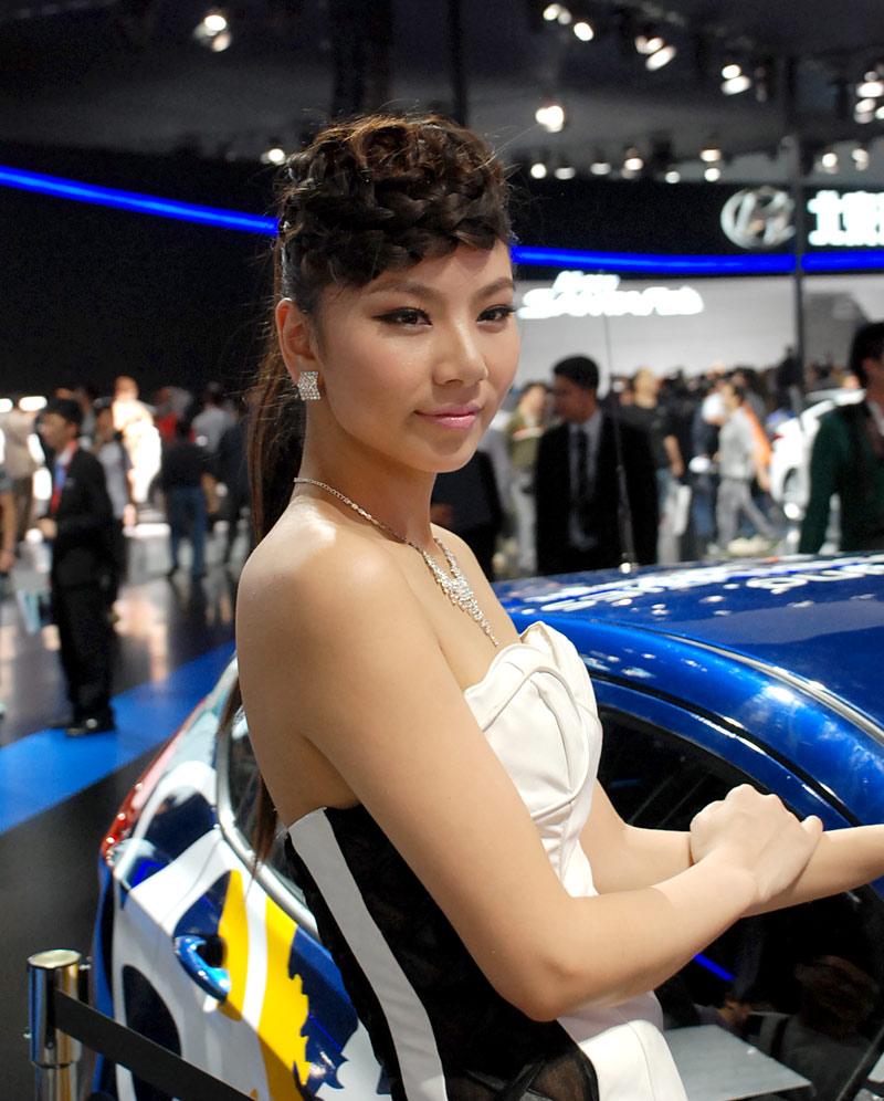 Sweet beauty at Int'l Motor Show in Guangzhou (22)