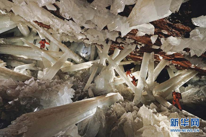 "Cave of Crystals, Naica, Chihuahua, Mexico, c. 2008" by Carsten Peter, sold for 2,750 U.S. dollars at the Christie’s on New York on Dec 6, 2012. (Xinhjua/Carsten Peter/National Geographic/Christie’s Images)  