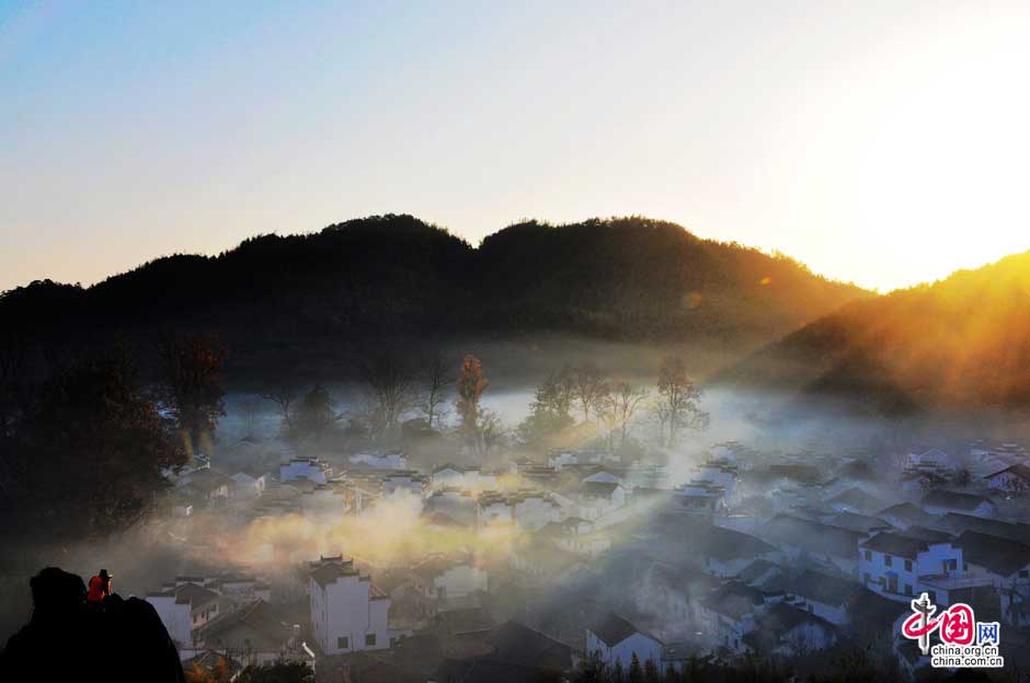 The foggy scenery of Wuyuan, Jiangxi Province.(Source: china.com.cn)