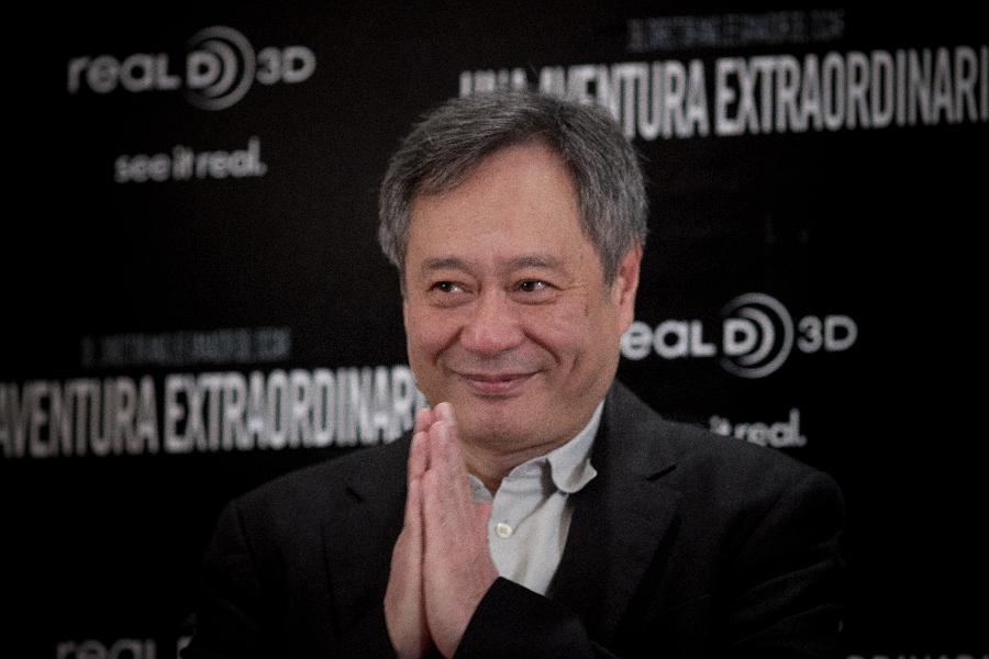Film director Ang Lee attends a news conference to promote his latest film "Life of Pi" in Mexico City, capital of Mexico, on Dec. 13, 2012. Ang Lee was in Mexico promoting his latest film which was nominated for the 70th Golden Globes Awards for Best Motion Picture - Drama, Best Director and Best Original Score. The film will premiere in Mexico on Dec. 20. (Xinhua/Pedro Mera)