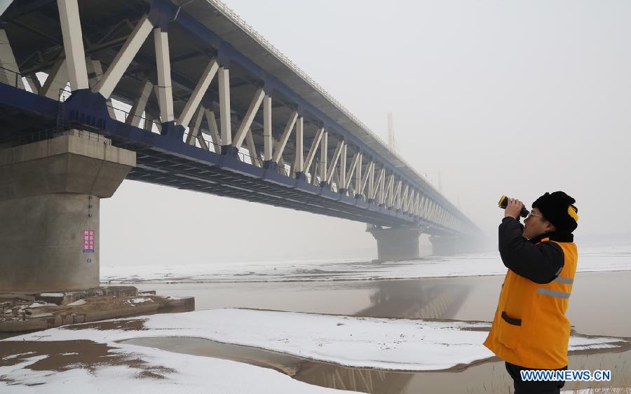 China to open world's longest high-speed railway  (4)