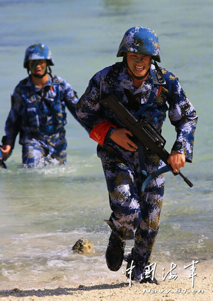 A marine brigade under the South Sea Fleet of the Navy of the Chinese People's Liberation Army (PLA) carries out joint training during December.(Photo: Navy.81.cn)