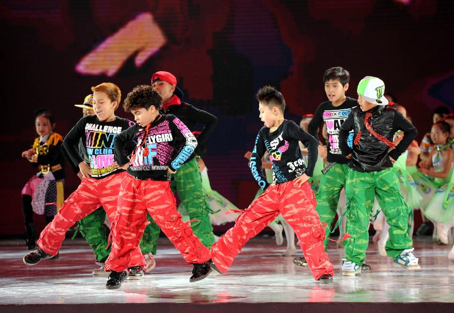 Actors perform at the opening ceremony of the 7th China Beijing International Cultural & Creative Industry Expo in Beijing, capital of China, Dec. 19, 2012. The five-day expo opened Wednesday night in Beijing. (Xinhua/Luo Xiaoguang) 