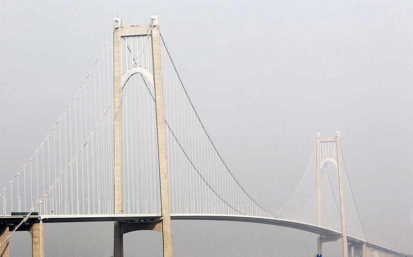 A photo taken on Dec. 19 shows the Nanjing Yangtze Fourth Bridge. (Xinhua/Zhou Haijun)