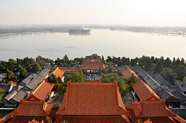 The silent beauty of the Summer Palace in winter  (7)